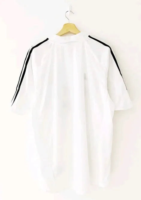 Retro local del Real Madrid 2004/2005