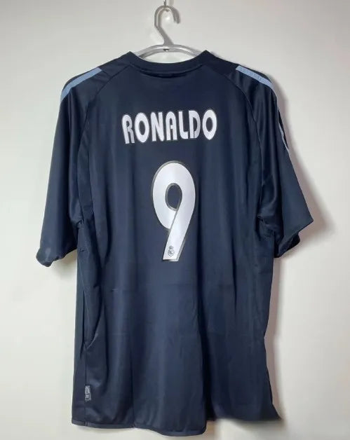 Retro de visitante del Real Madrid 2003/2004