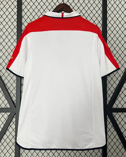 إنجلترا 2004 هوم ريترو