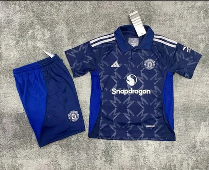 Conjunto visitante del Manchester United 2024/2025 (adultos y niños)