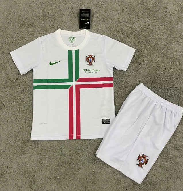 Conjunto retro de visitante de Portugal 2012 para niños