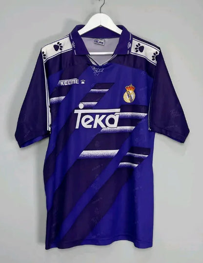 طقم ريال مدريد الاحتياطي لموسم 1994/1996 (نسخة كلاسيكية)