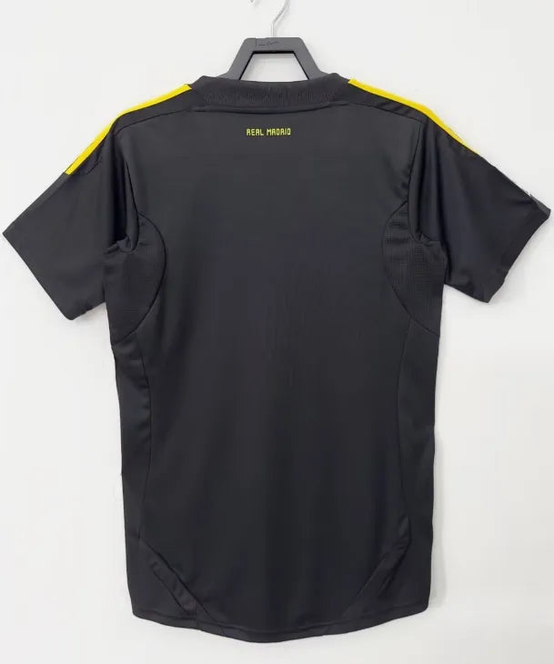 Camiseta de portero retro negra del Real Madrid 2011/2012