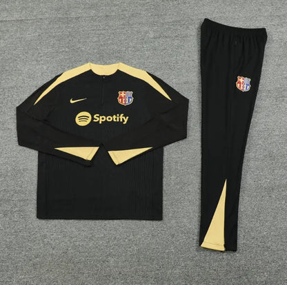 طقم رياضي أسود بسحاب ربعي لفريق برشلونة لموسم 2024/2025