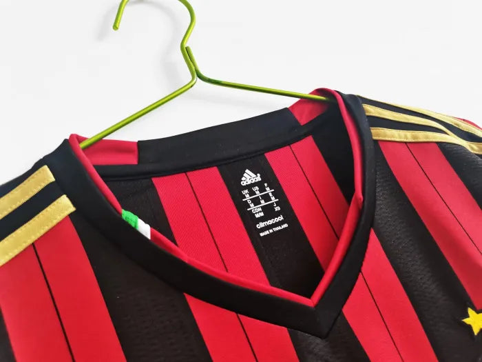 Retro local del AC Milan 2013/2014