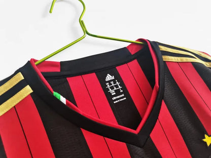 Retro local del AC Milan 2013/2014