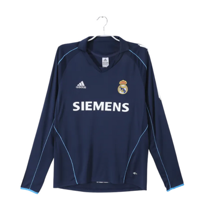قميص ريال مدريد الاحتياطي ذو الأكمام الطويلة لموسم 2005/2006