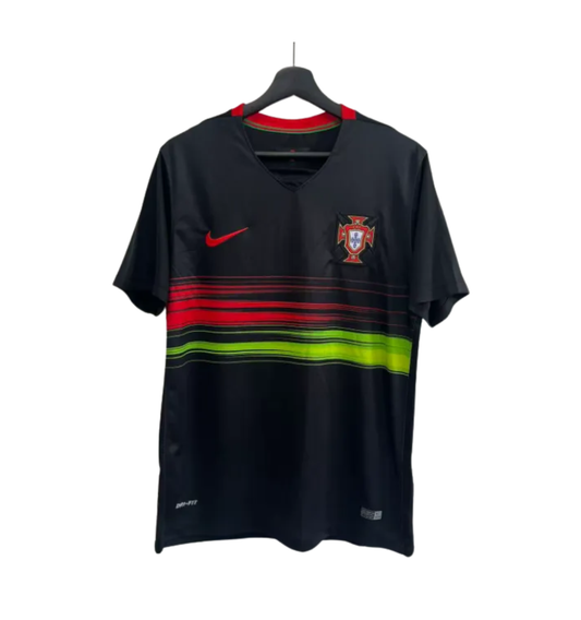 قميص منتخب البرتغال الاحتياطي لعام 2010 بتصميم كلاسيكي