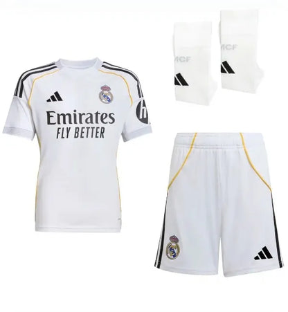 طقم ريال مدريد الأساسي لموسم 2025/2026 (للكبار والصغار)