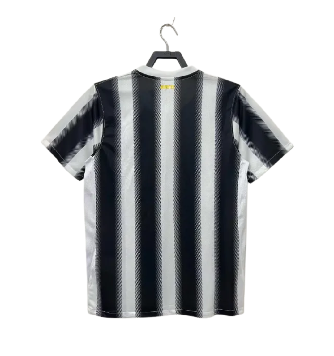 Retro local del AC Milan 2004/2005