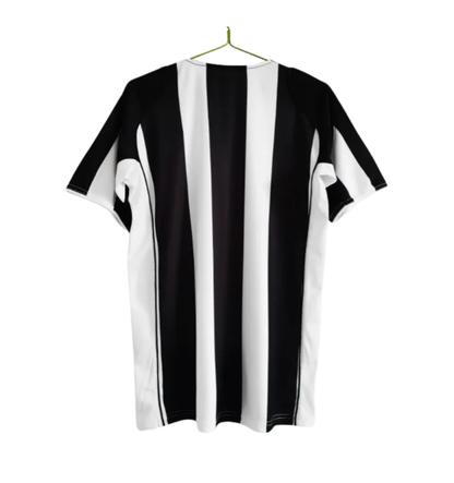 Retro local del AC Milan 2004/2005