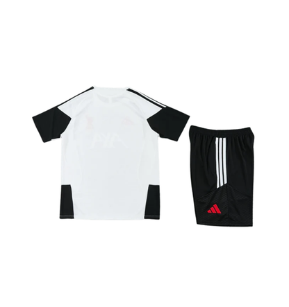 Chándal rojo de manga corta/pantalones cortos del Manchester United 2023/2024