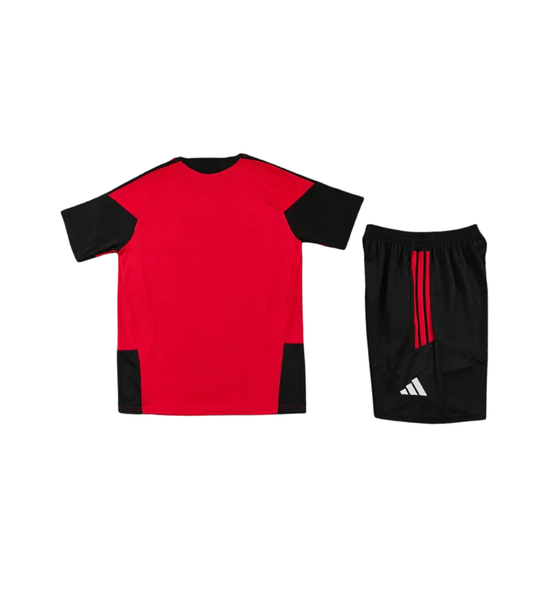 Chándal rojo de manga corta/pantalones cortos del Manchester United 2023/2024