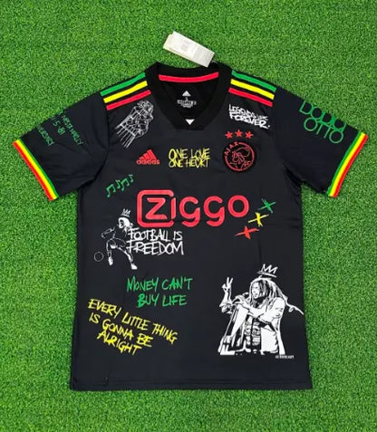 Camiseta negra de tercera equipación del AFC Ajax 2021/2022