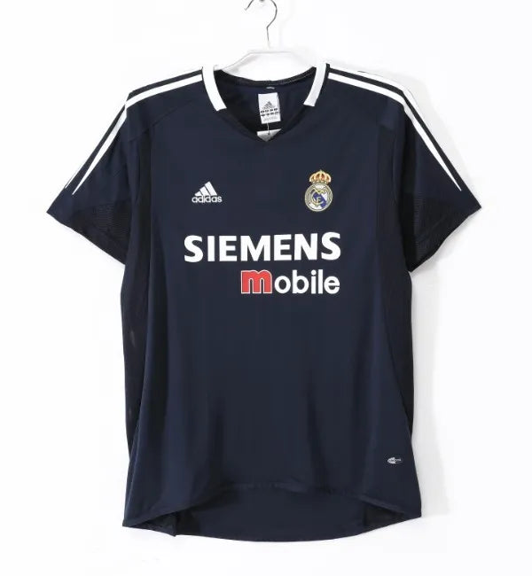 Retro de visitante del Real Madrid 2004/2005