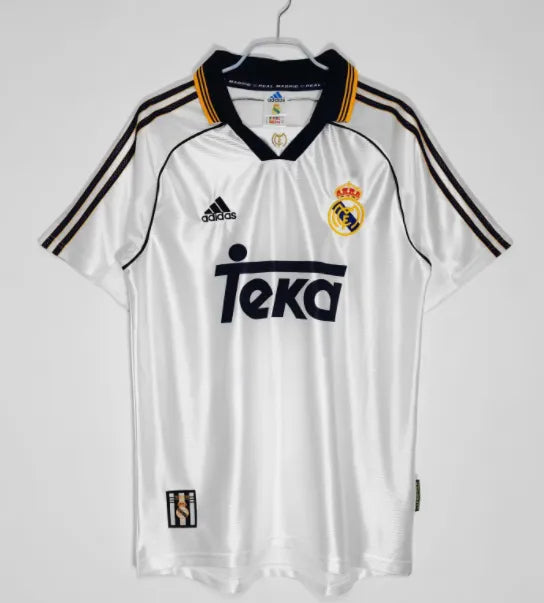 طقم ريال مدريد الأساسي لموسم 1996/1997 (نسخة كلاسيكية)