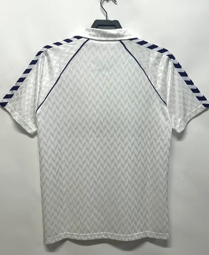 طقم ريال مدريد الأساسي لموسم 1986/1987 (نسخة كلاسيكية)