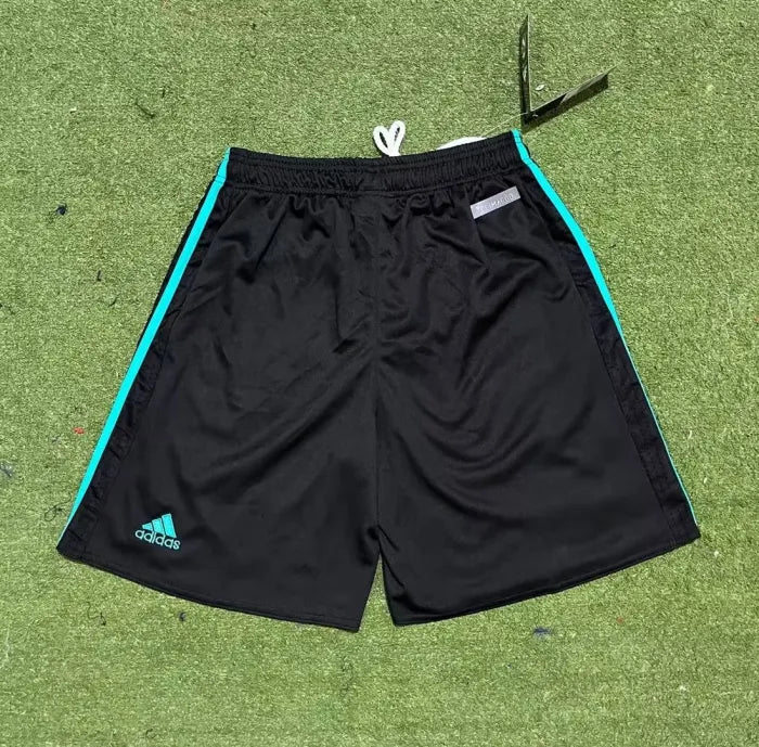 Pantalón corto visitante del Real Madrid 2017/2018