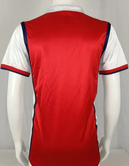 Retro local del Arsenal 2000/2001