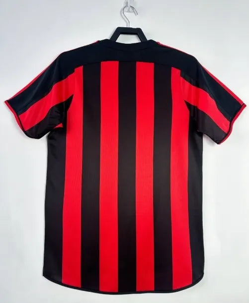 Retro local del AC Milan 2003/2004