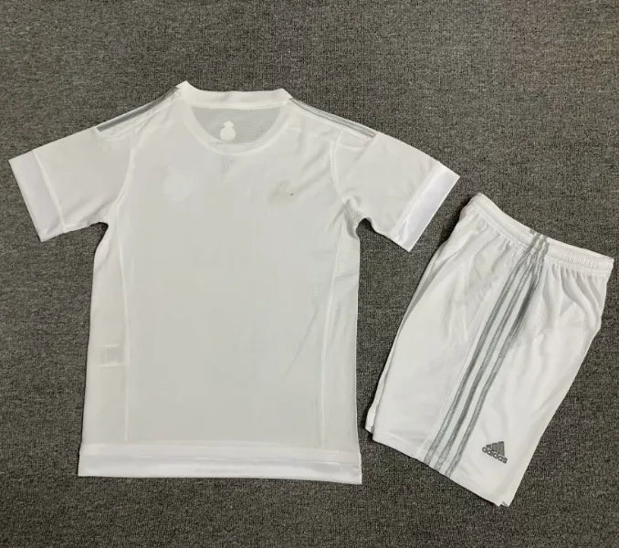 طقم ريال مدريد الأساسي للأطفال لموسم 2015/2016