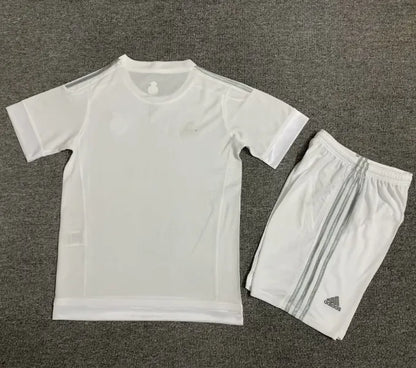 طقم ريال مدريد الأساسي للأطفال لموسم 2015/2016