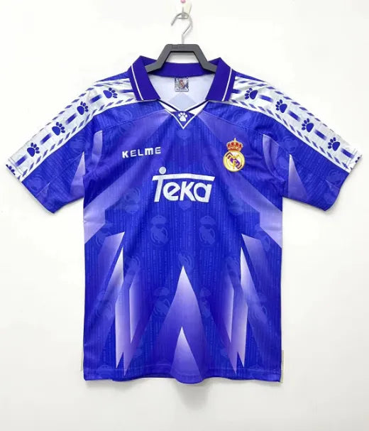 طقم ريال مدريد الاحتياطي لموسم 1996/1997 (نسخة كلاسيكية)
