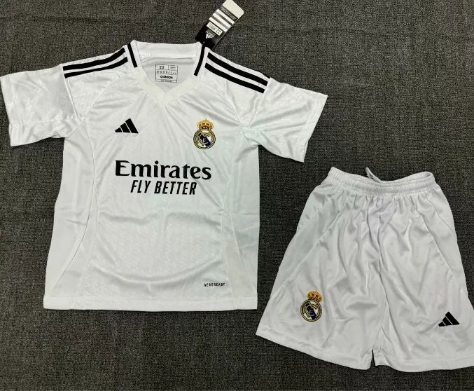 طقم ريال مدريد الأساسي لموسم 2024/2025 (للكبار والصغار)