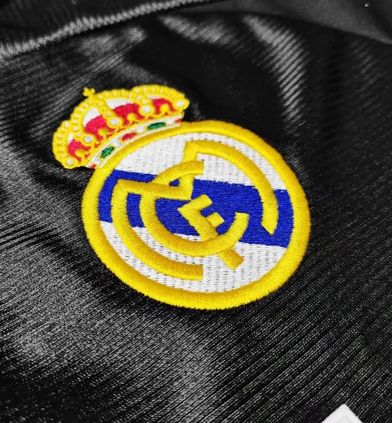 طقم ريال مدريد الاحتياطي لموسم 1999/2001 (نسخة كلاسيكية)