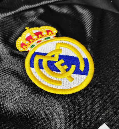 طقم ريال مدريد الاحتياطي لموسم 1999/2001 (نسخة كلاسيكية)