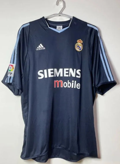 Retro de visitante del Real Madrid 2003/2004