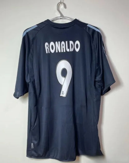 Retro de visitante del Real Madrid 2003/2004
