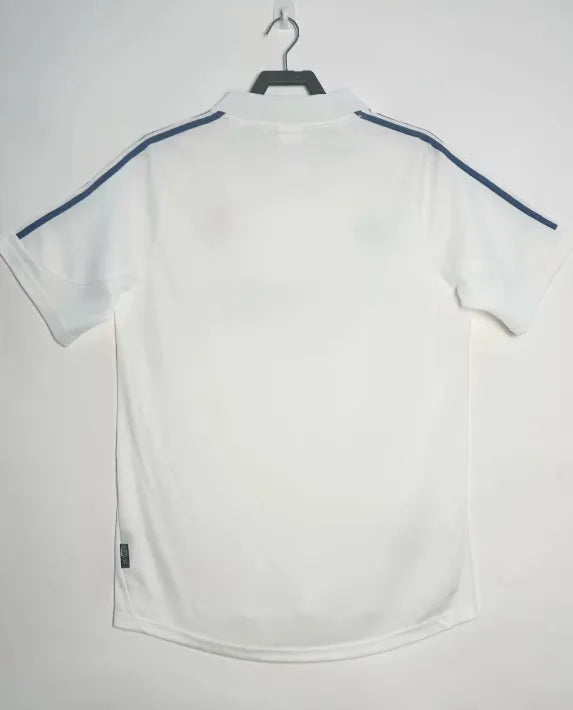 Retro local del Real Madrid 2001/2002