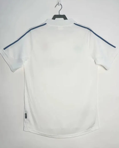 Retro local del Real Madrid 2001/2002