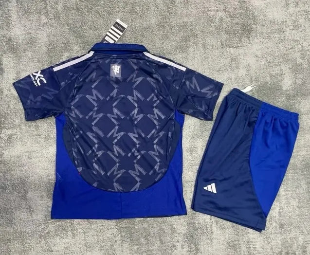 Conjunto visitante del Manchester United 2024/2025 (adultos y niños)