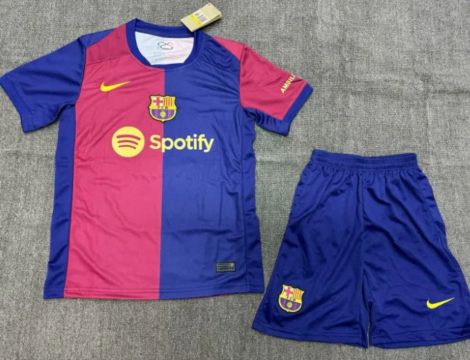 طقم برشلونة الأساسي لموسم 2024/2025 (للكبار والصغار)
