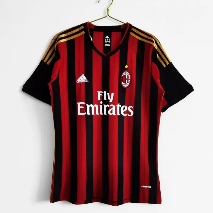 Retro local del AC Milan 2013/2014