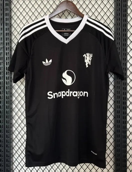 Portero negro del Manchester United 2024/2025