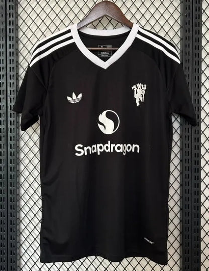 Portero negro del Manchester United 2024/2025