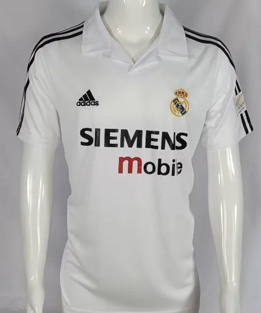 Retro local del Real Madrid 2002/2003
