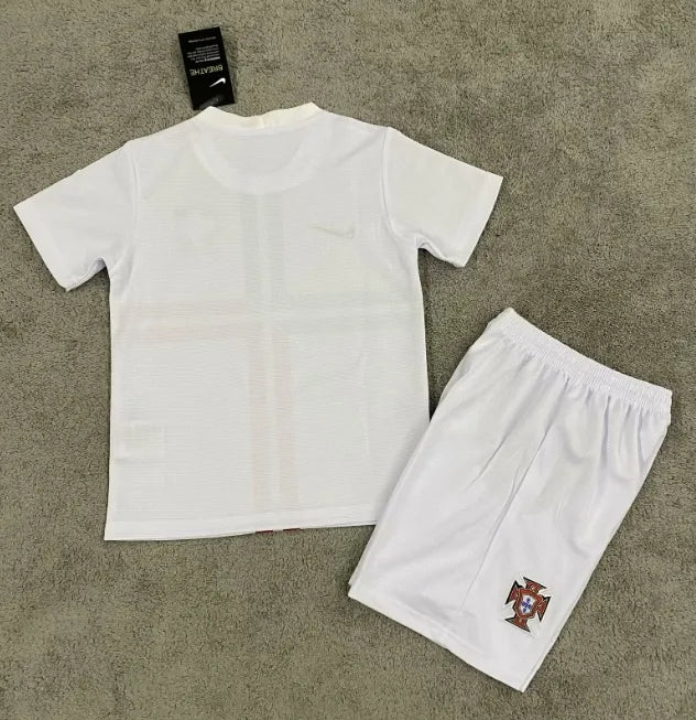 Conjunto retro de visitante de Portugal 2012 para niños