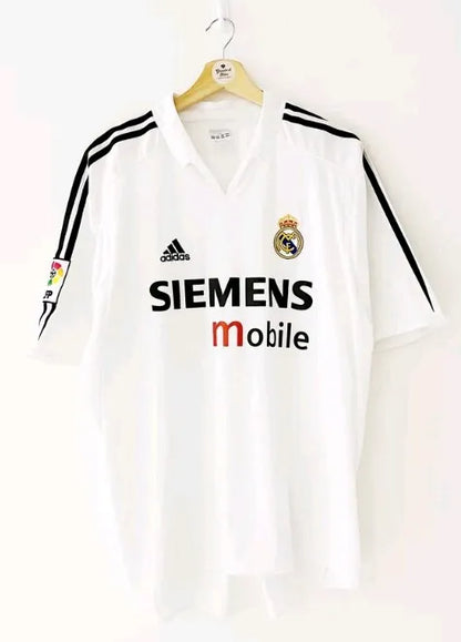 Retro local del Real Madrid 2004/2005