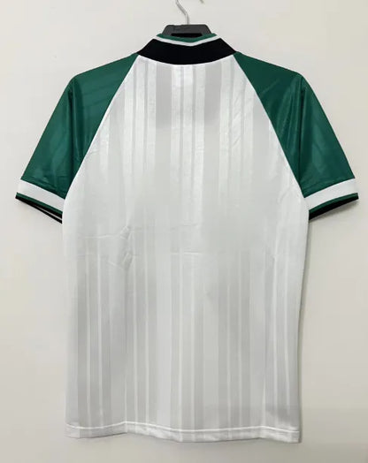 Retro de visitante del Liverpool 1993/1995