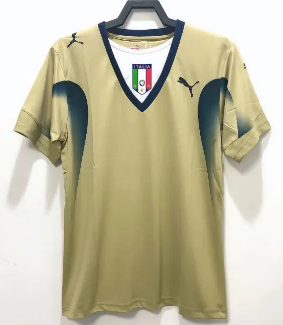 حارس مرمى إيطاليا 2006 بتصميم كلاسيكي
