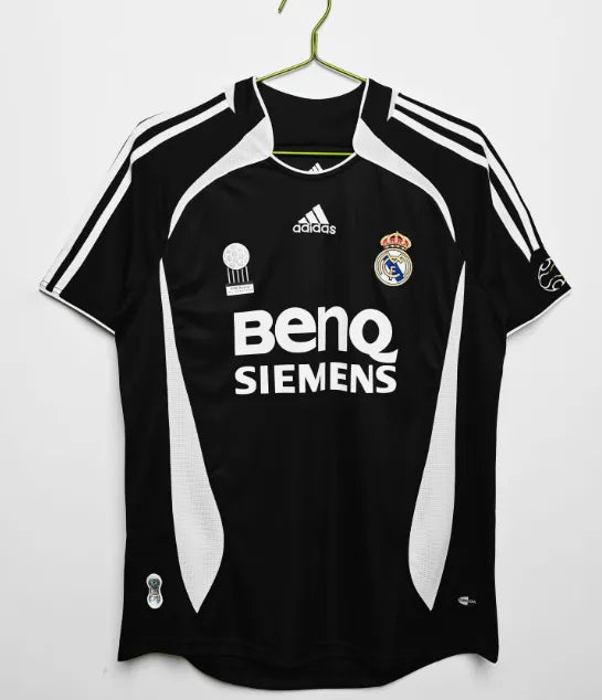 Retro de visitante del Real Madrid 2006/2007