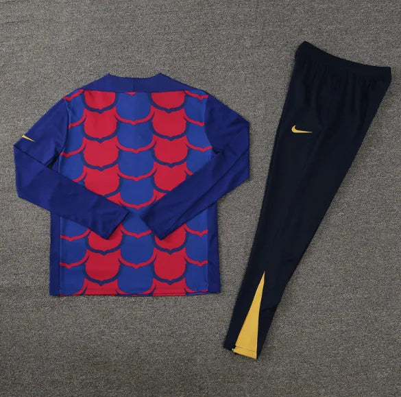 طقم رياضي برشلونة لموسم 2024/2025 بسحاب ربعي، لون أزرق مموه