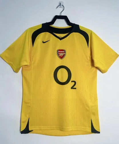 Retro de visitante del Arsenal 2005/2006